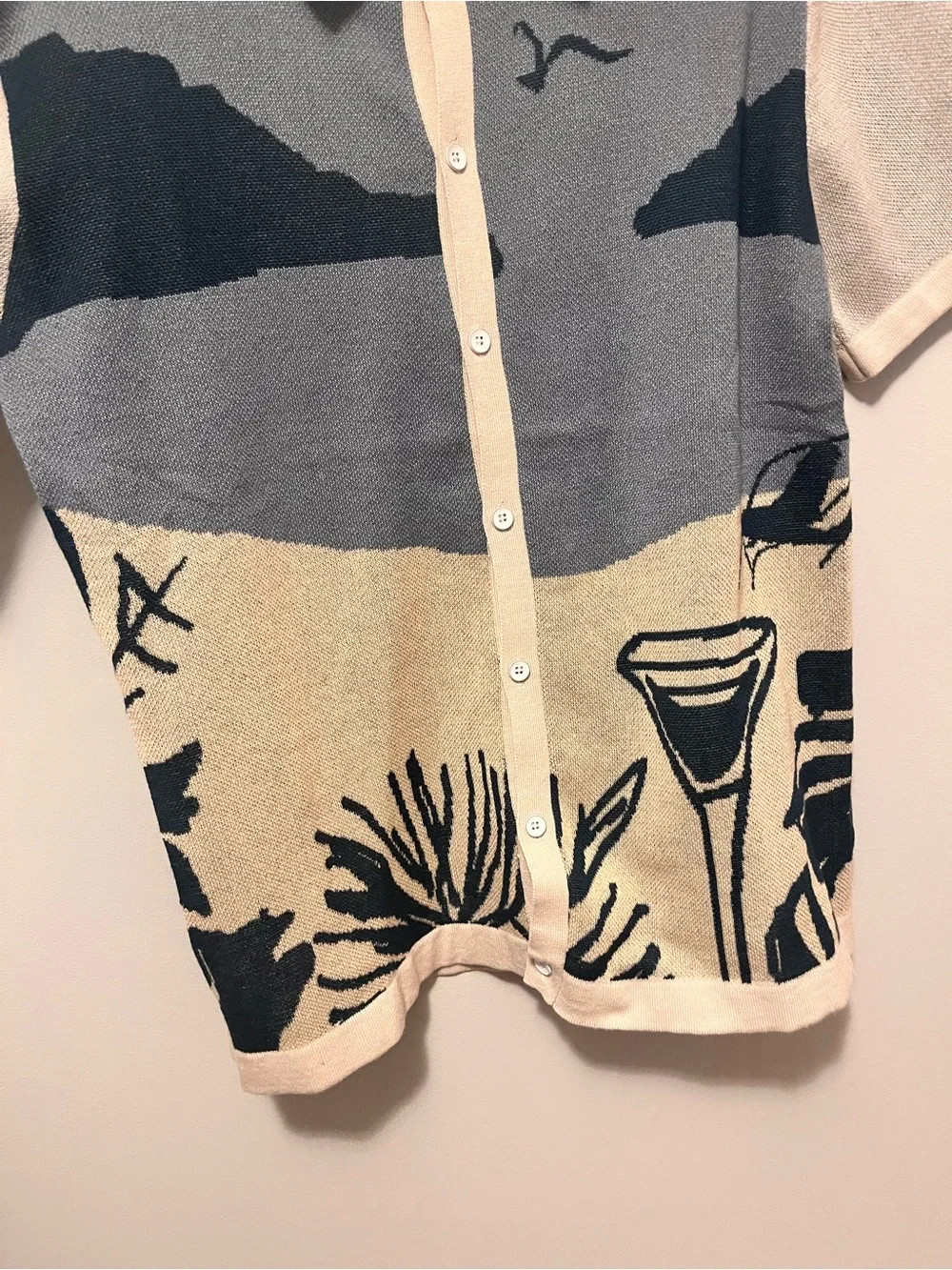 (men’s) 🎉Free Planet Beige & Blue Scenic Landscape Knit Button Up Polo